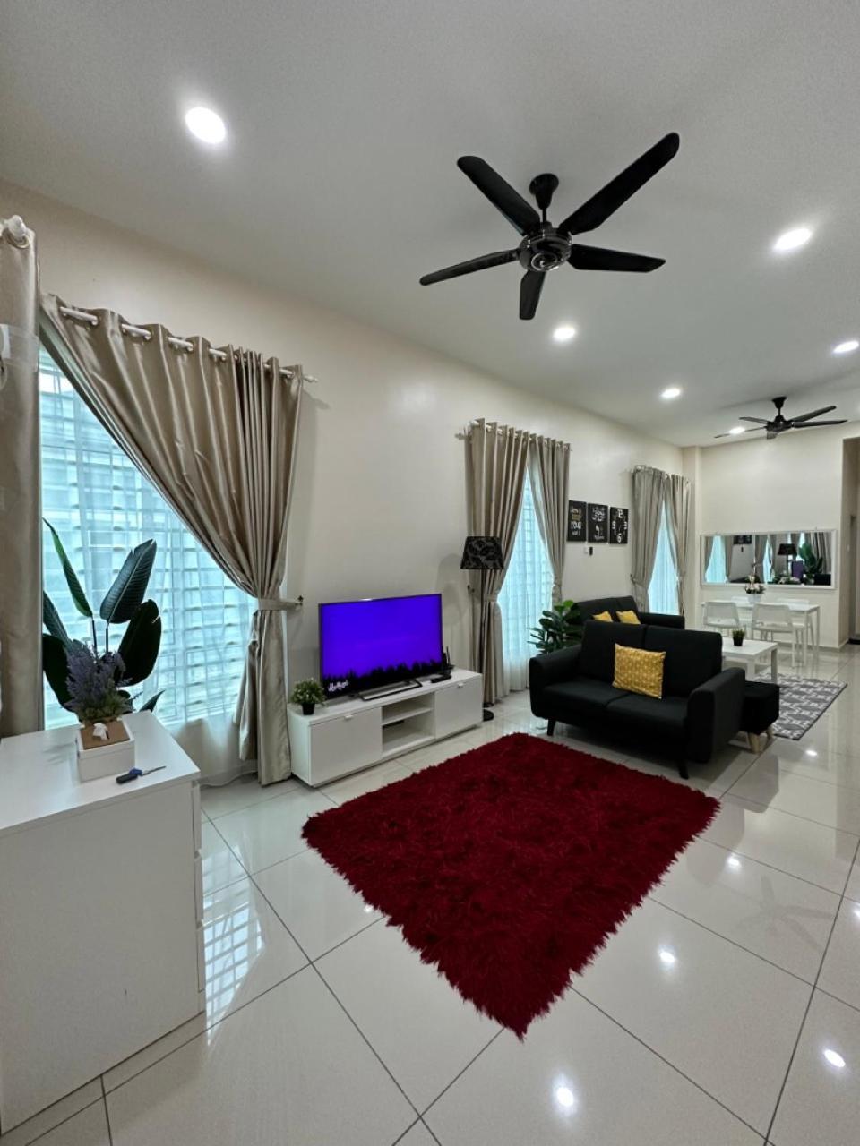 Rumahku Homestay, Taman Jasin Perdana Bagian luar foto