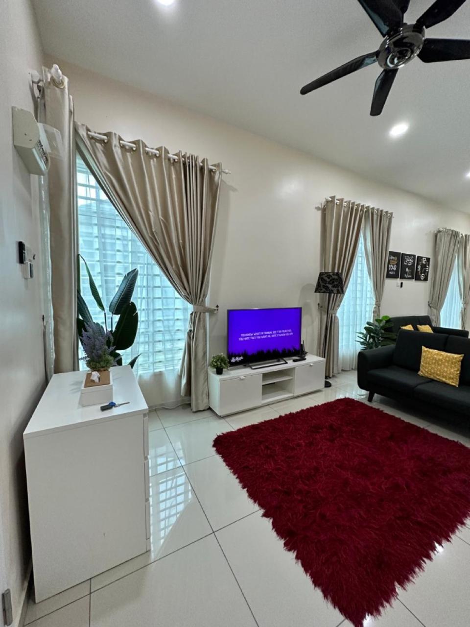 Rumahku Homestay, Taman Jasin Perdana Bagian luar foto