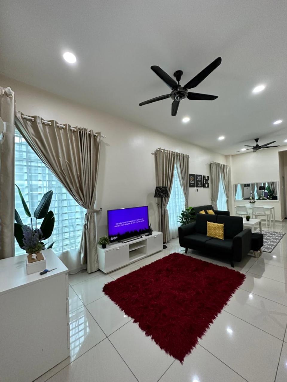 Rumahku Homestay, Taman Jasin Perdana Bagian luar foto