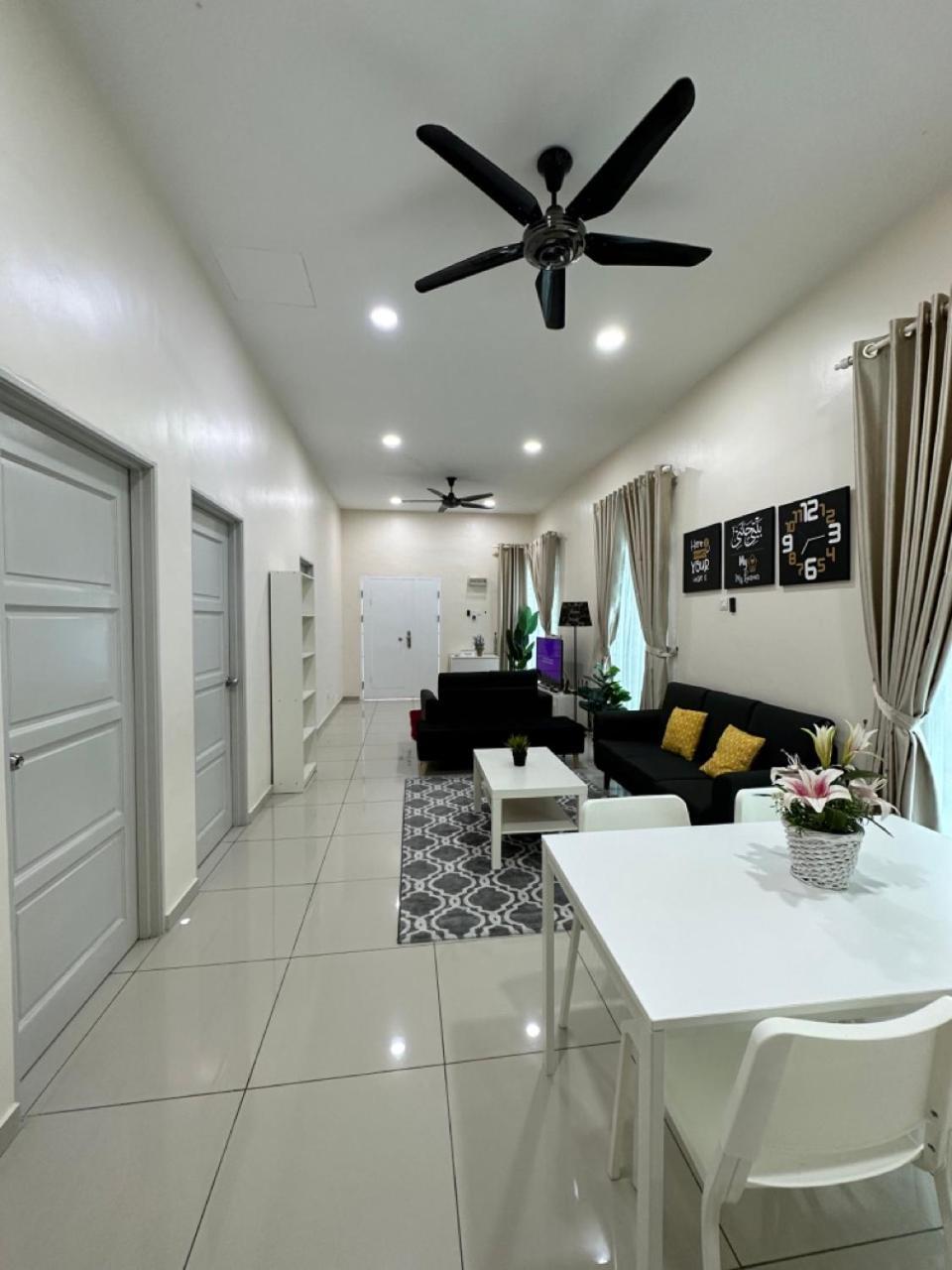 Rumahku Homestay, Taman Jasin Perdana Bagian luar foto