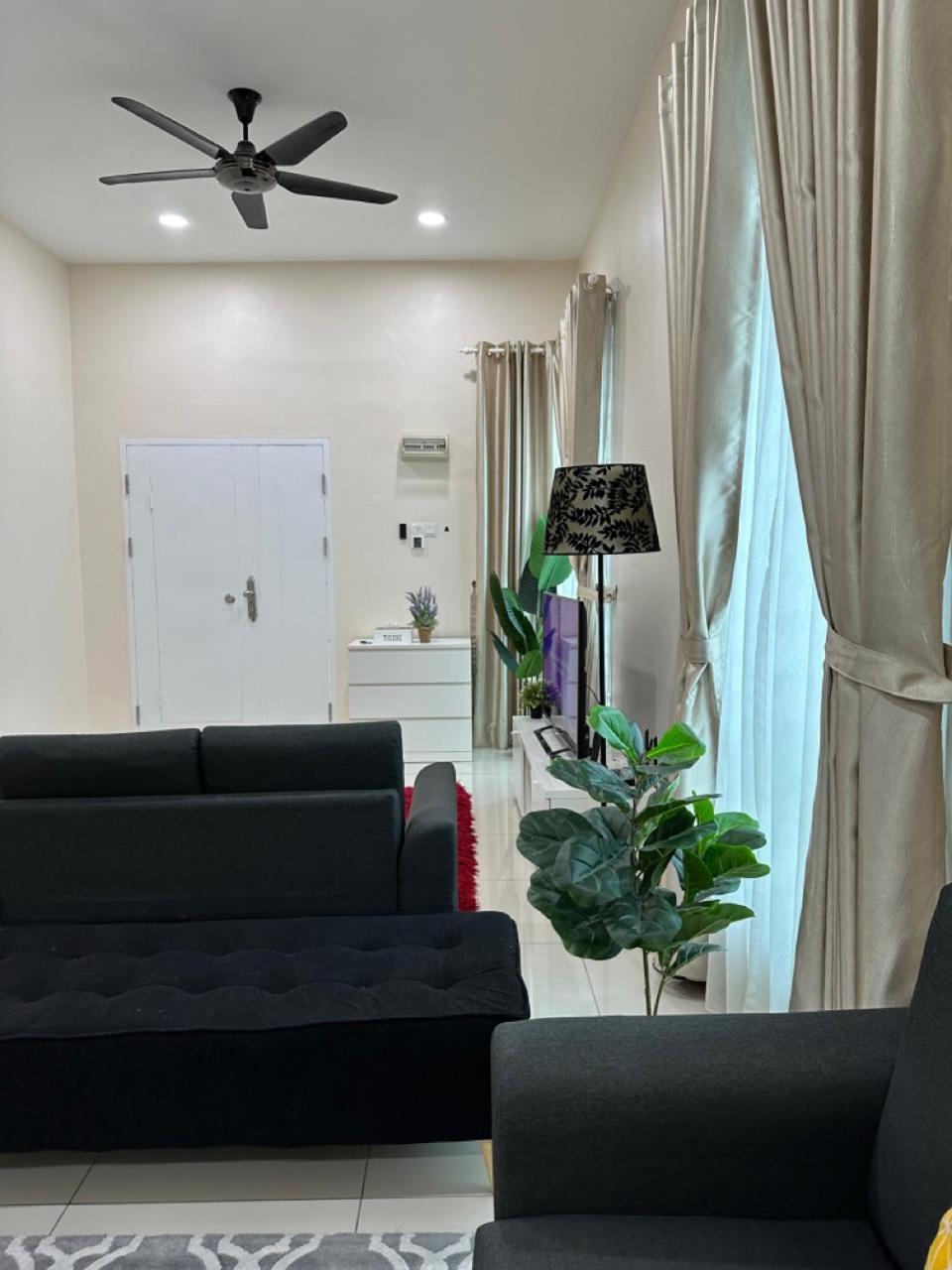 Rumahku Homestay, Taman Jasin Perdana Bagian luar foto